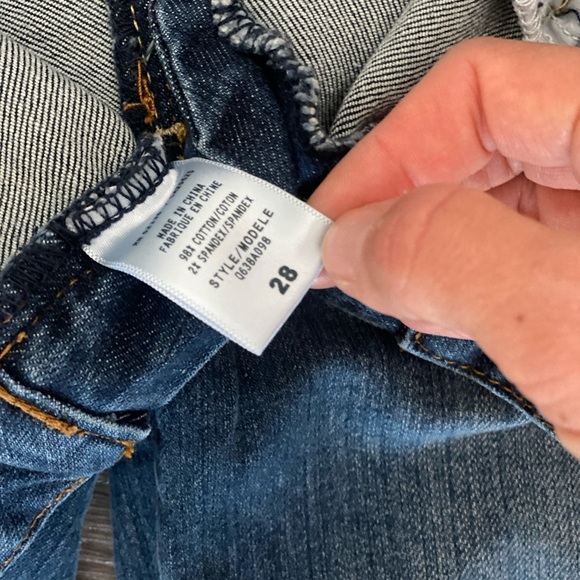 Guess Jeans - Picture 4 of 5